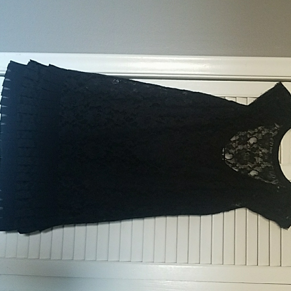 Jessica Simpson black dress